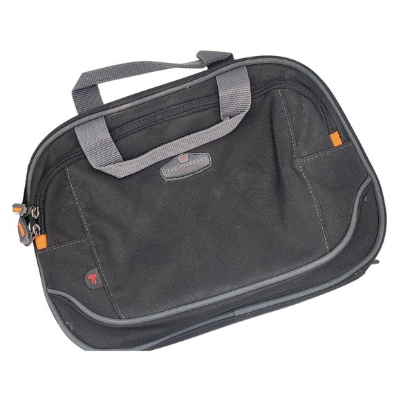 Ricardo Beverly Hills Hanging Toiletry Bag - Picture 3 of 7